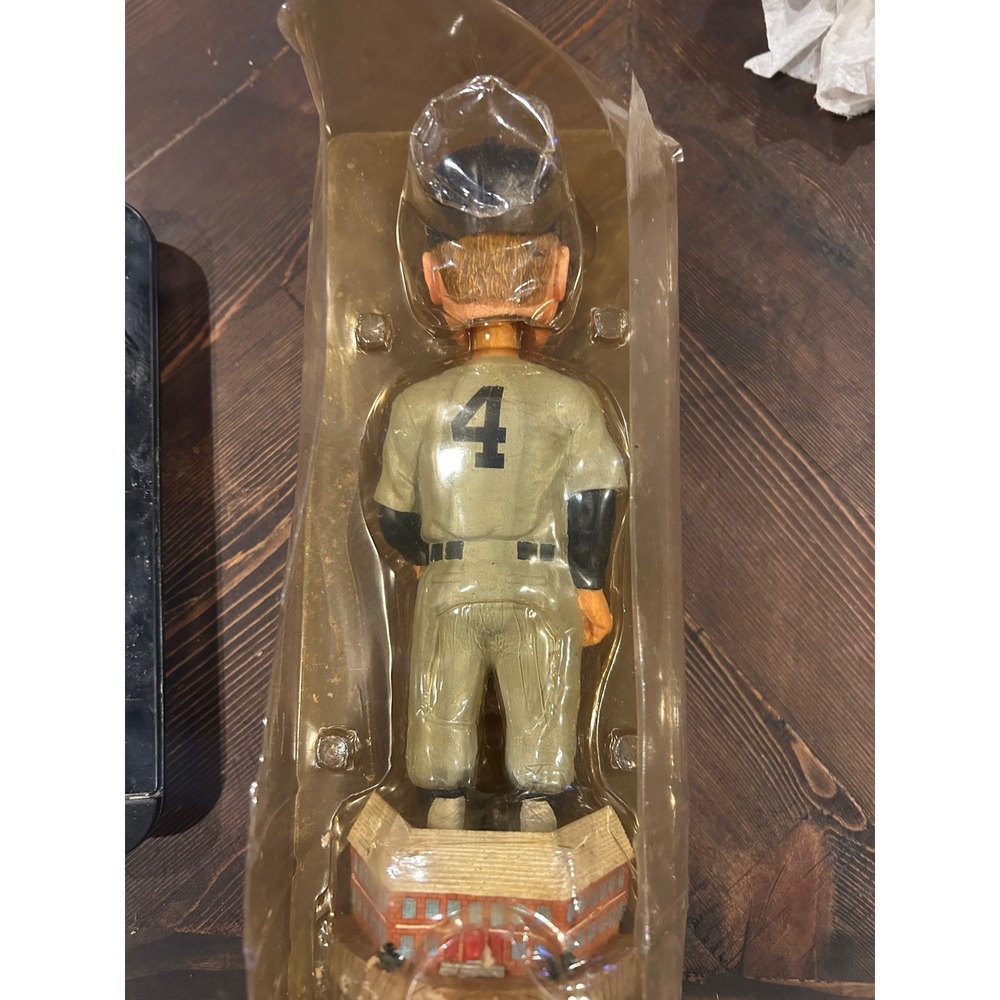 Lou Gehrig New York Yankees Cooperstown Collection Bobblehead Figure #4 Grey - Picture 2 of 3